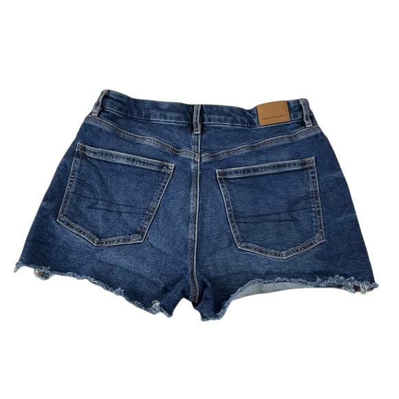 American Eagle Curvy Relaxed Short Denim Shorts Strigid High Rise Raw Hem Size 8 - Picture 2 of 9
